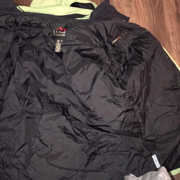 ❄️lime green ski jacket w/ accessories - Picture 3 of 15